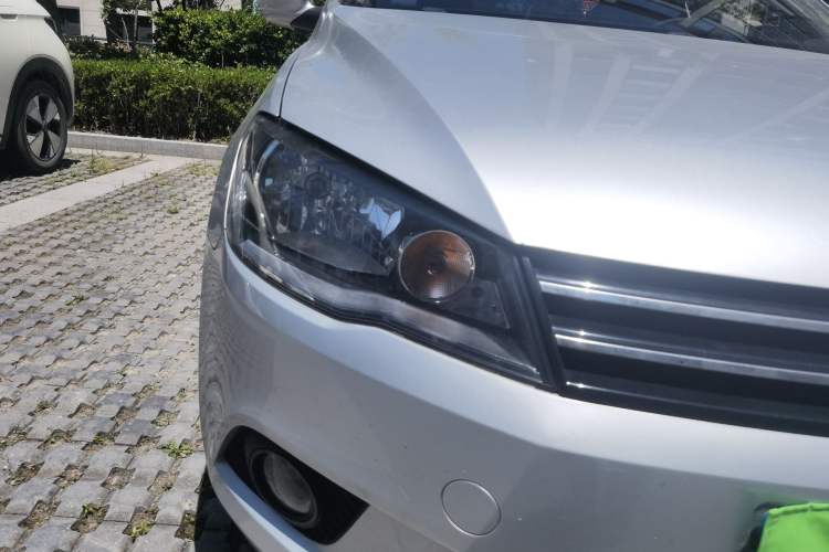 Used Volkswagen Jetta 2015 1.6L Manual Comfort Model Right Front Headlight
