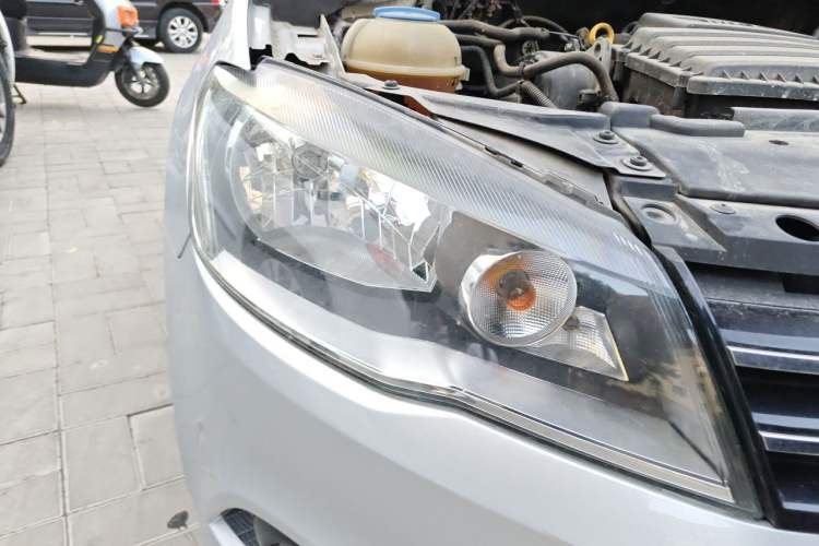 Used Volkswagen Jetta 2015 Zhuihui Edition 1.6L Manual Comfort Model Right Front Headlight