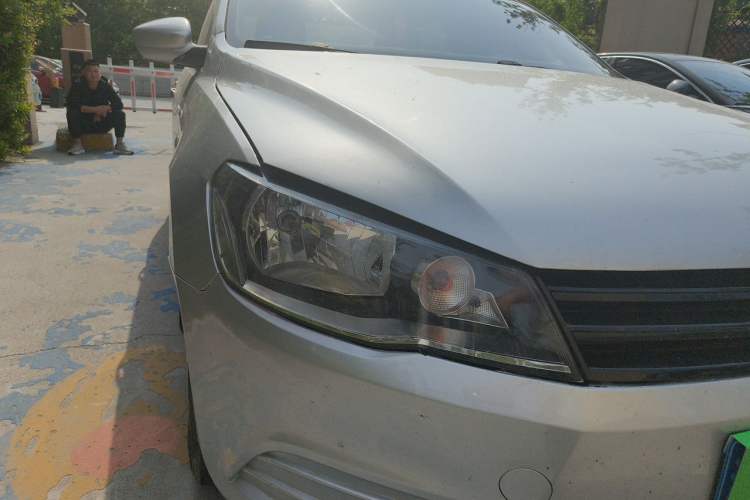 Used Volkswagen Jetta 2015 Zhuihui Edition 1.4L Manual Fashion Model Right Front Headlight
