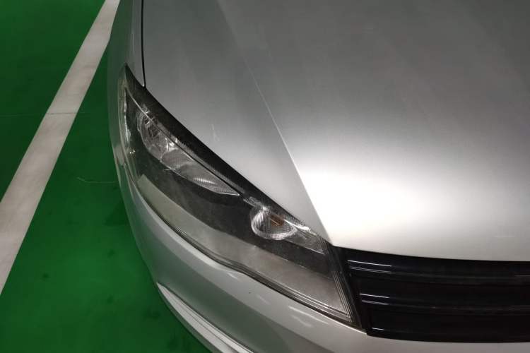 Used Volkswagen Jetta 2015 Zhuihui Edition 1.4L Manual Fashion Model Right Front Headlight
