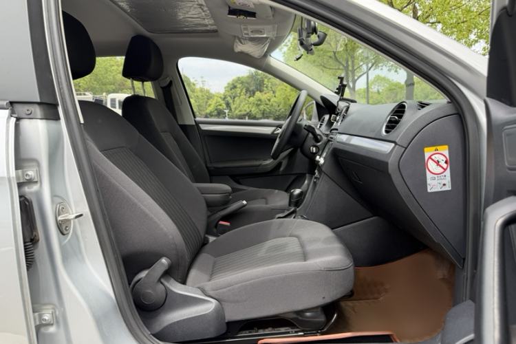Used Volkswagen Jetta 2015 1.6L Automatic Comfort Model Right Front Seat