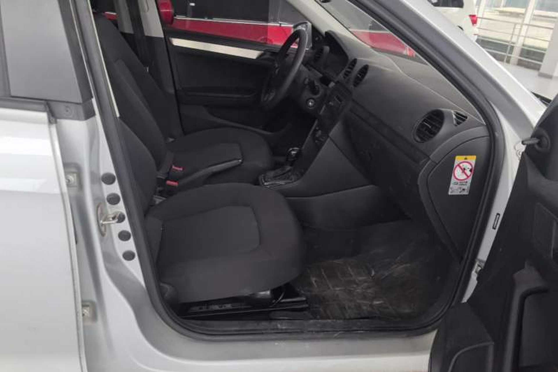 Used Volkswagen Jetta 2015 1.6L Automatic Fashion Model Right Front Seat