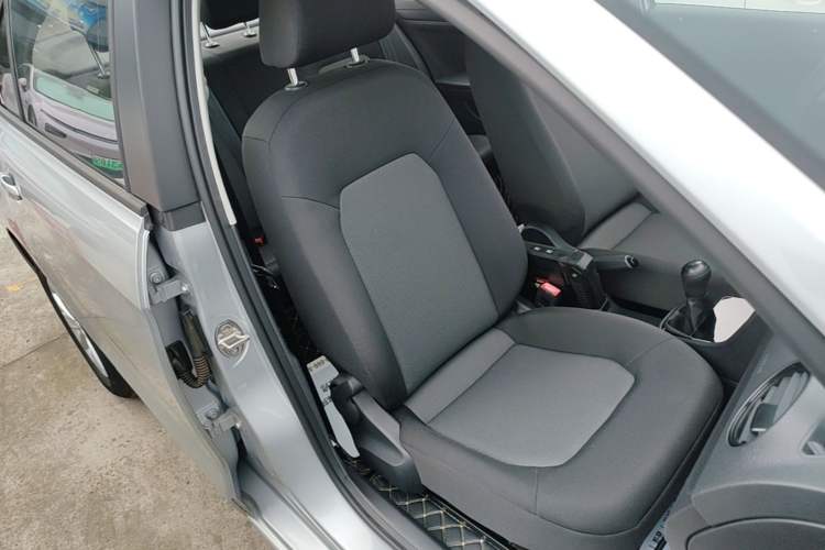 Used Volkswagen Jetta 2015 Zhuihui Edition 1.4L Manual Fashion Model Right Front Seat