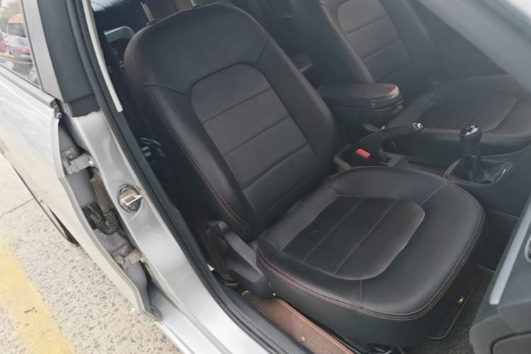 Used Volkswagen Jetta 2015 Zhuihui Edition 1.6L Manual Comfort Model Right Front Seat
