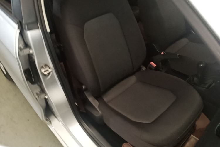 Used Volkswagen Jetta 2015 1.6L Manual Fashion Edition Right Front Seat