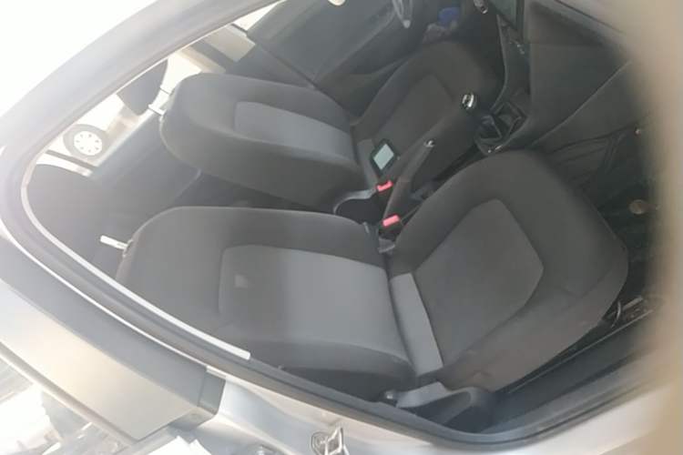 Used Volkswagen Jetta 2015 Zhuihui Edition 1.4L Manual Fashion Model Right Front Seat