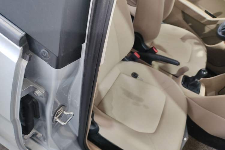 Used Volkswagen Jetta 2015 1.4L Manual Fashion Model Right Front Seat