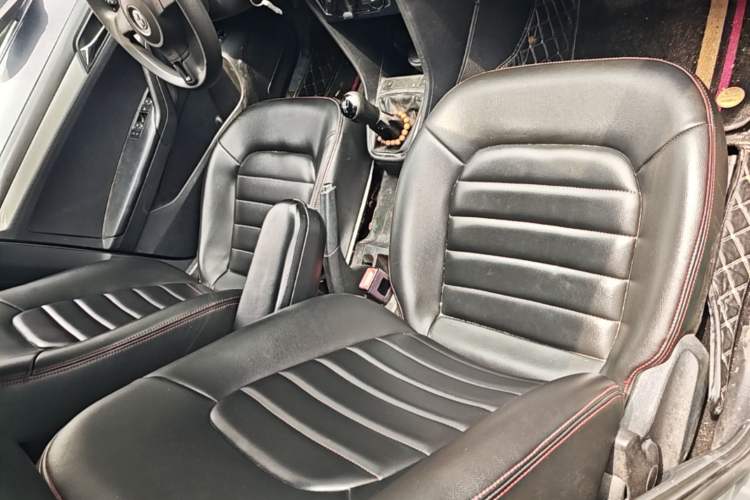 Used Volkswagen Jetta 2015 1.6L Manual Comfort Model Right Front Seat