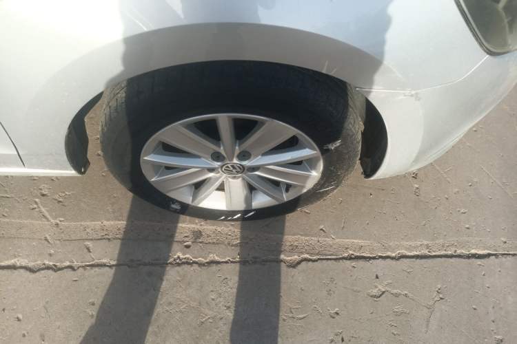 Used Volkswagen Jetta 2015 Zhihui Edition 1.4L Manual Comfort Model Right Front Wheel Hub