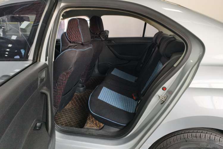Used Volkswagen Jetta 2015 1.4L Manual Fashion Model Right Rear Seat