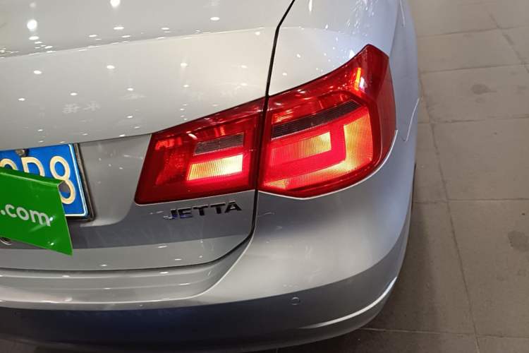 Used Volkswagen Jetta 2015 1.6L Automatic Comfort Model Right Rear Taillight
