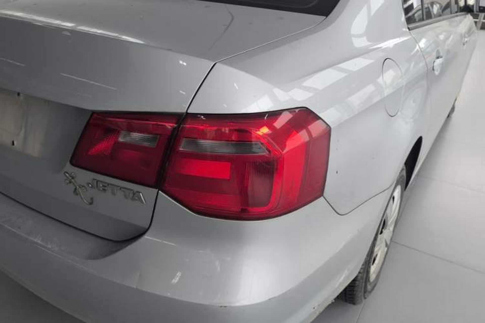 Used Volkswagen Jetta 2015 1.6L Automatic Fashion Model Right Rear Taillight