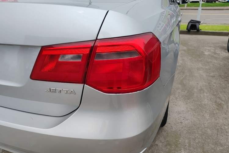 Used Volkswagen Jetta 2015 Zhuihui Edition 1.4L Manual Fashion Model Right Rear Taillight