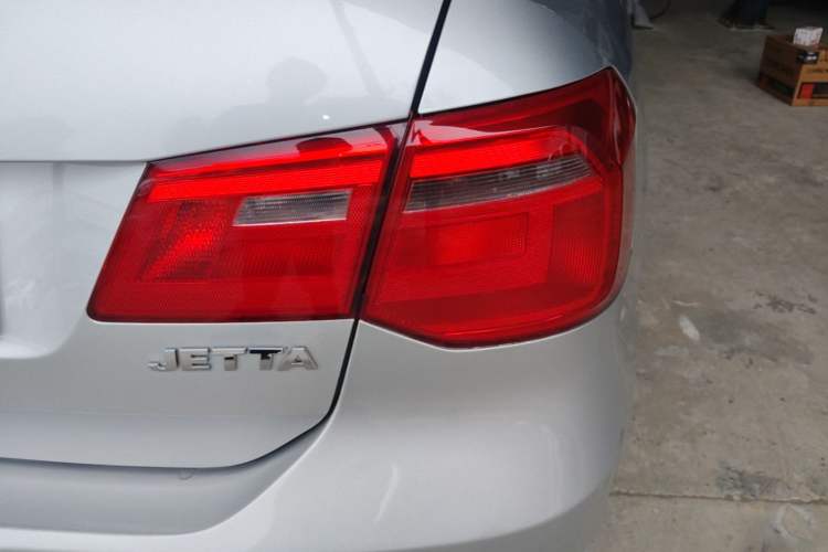 Used Volkswagen Jetta 2015 1.6L Automatic Comfort Model Right Rear Taillight