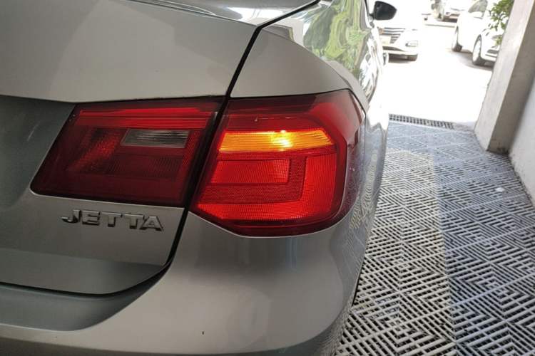 Used Volkswagen Jetta 2015 1.4L Manual Comfort Model Right Rear Taillight