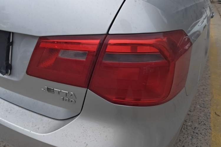 Used Volkswagen Jetta 2015 Zhuihui Edition 1.6L Manual Comfort Model Right Rear Taillight