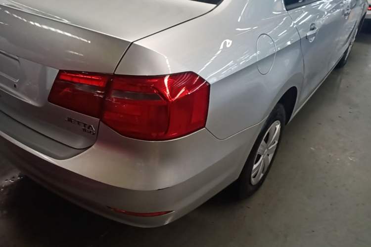 Used Volkswagen Jetta 2015 1.6L Manual Fashion Edition Right Rear Taillight