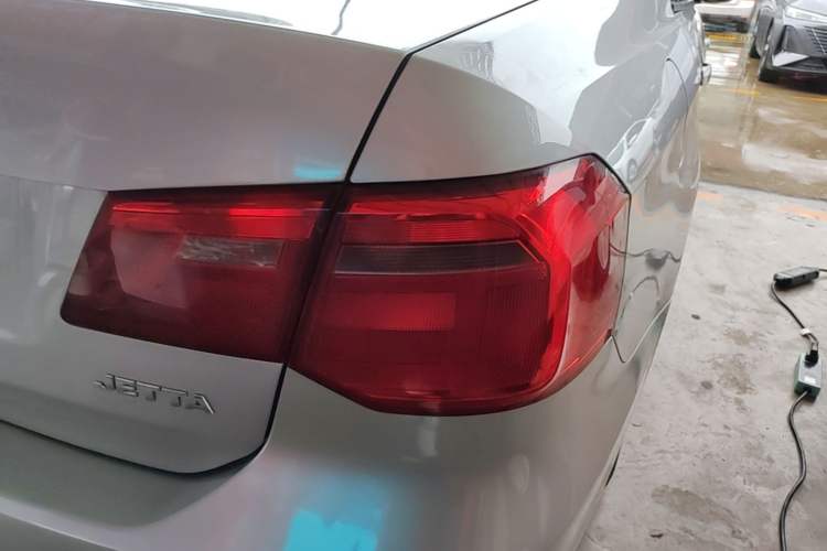 Used Volkswagen Jetta 2015 1.6L Manual Fashion Edition Right Rear Taillight