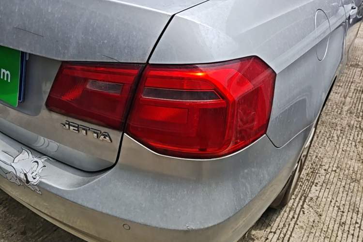 Used Volkswagen Jetta 2015 1.6L Manual Comfort Model Right Rear Taillight