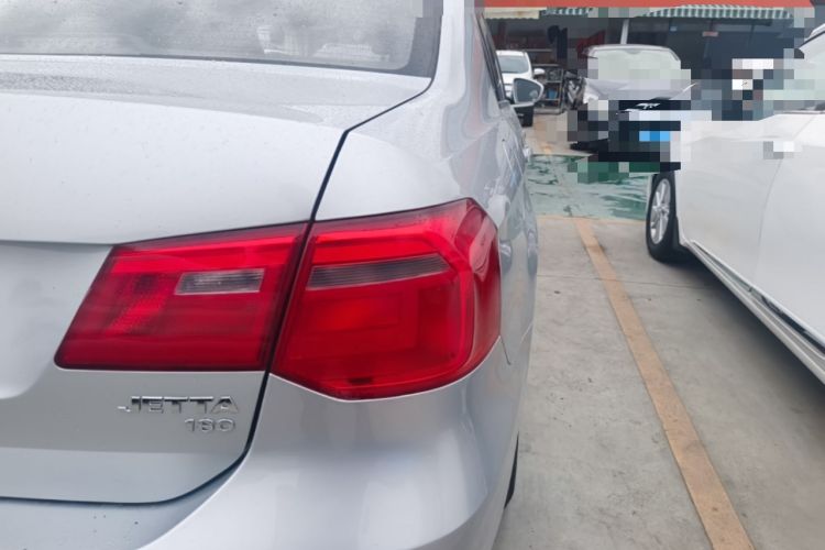 Used Volkswagen Jetta 2015 Value Edition 1.6L Manual Fashionable Style Right Rear Taillight