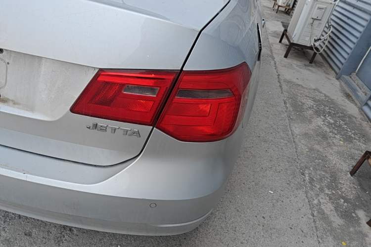 Used Volkswagen Jetta 2015 1.6L Manual Comfort Model Right Rear Taillight