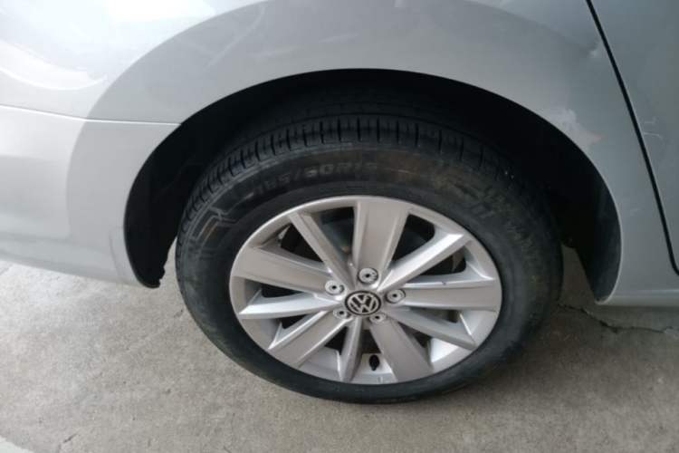 Used Volkswagen Jetta 2015 1.6L Automatic Comfort Model Right Rear Wheel Hub