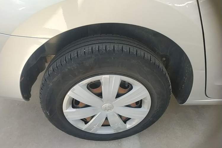 Used Volkswagen Jetta 2015 Zhuihui Edition 1.4L Manual Fashion Model Right Rear Wheel Hub