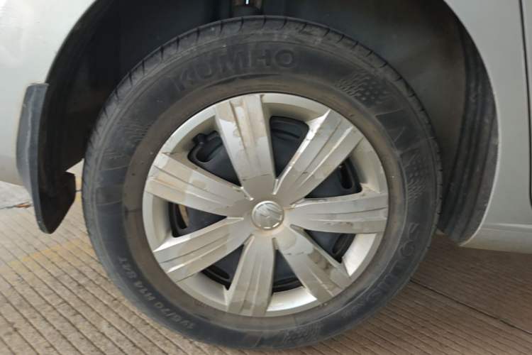 Used Volkswagen Jetta 2015 Value Edition 1.6L Automatic Fashion Version Right Rear Wheel Hub