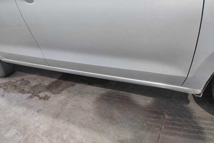 Used Volkswagen Jetta 2015 1.4L Manual Fashion Model Right Side Sill