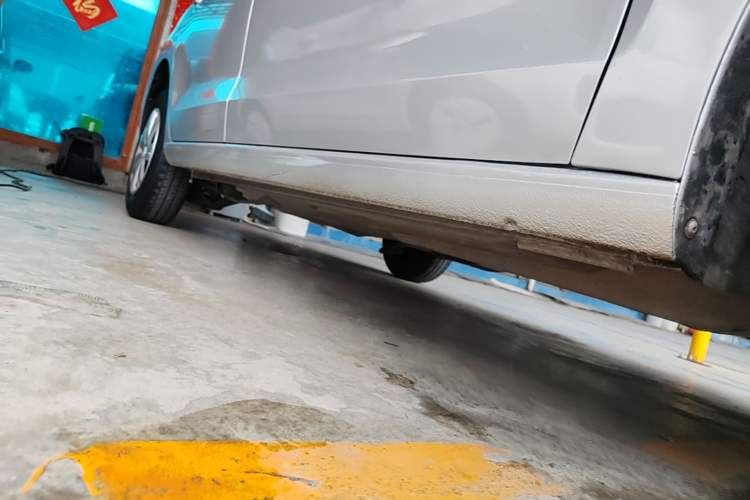 Used Volkswagen Jetta 2015 1.6L Manual Fashion Edition Right Side Sill