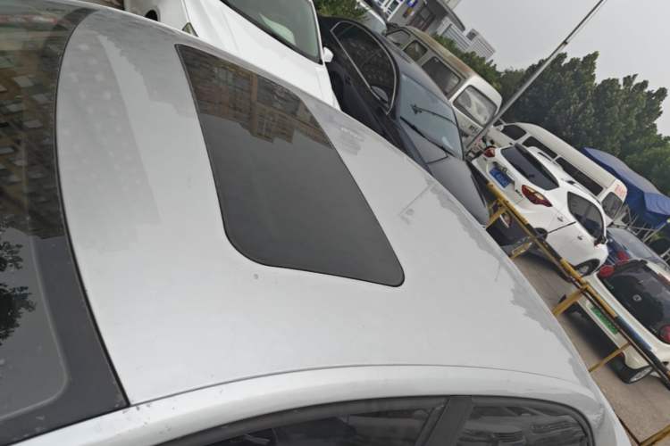 Used Volkswagen Jetta 2015 Zhuihui Edition 1.6L Manual Comfort Model Roof