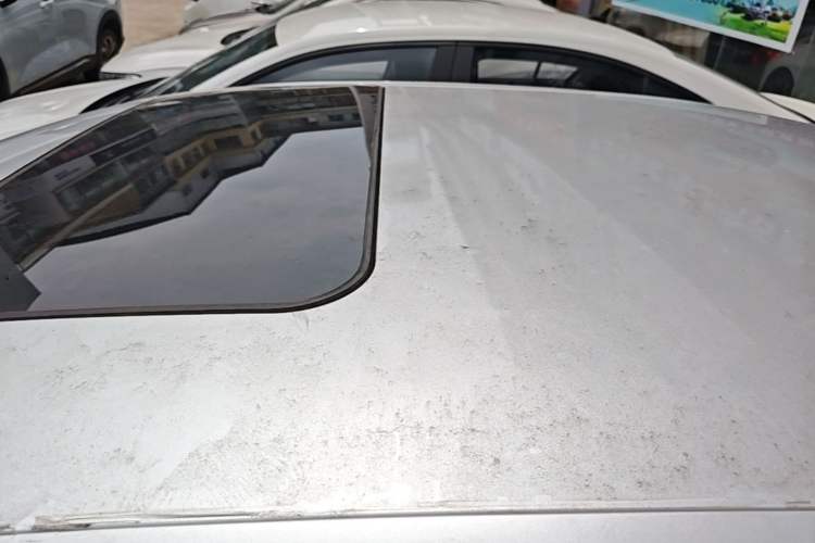 Used Volkswagen Jetta 2015 1.6L Manual Comfort Model Roof