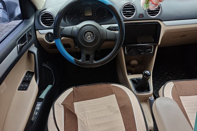 Used Volkswagen Jetta 2015 1.6L Manual Comfort Model Steering Wheel