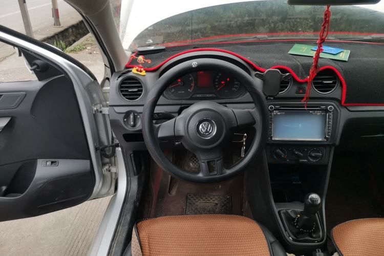 Used Volkswagen Jetta 2015 1.4L Manual Fashion Model Steering Wheel