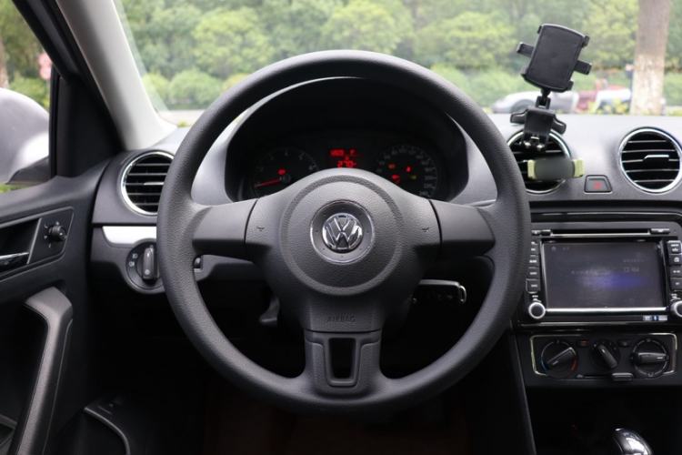 Used Volkswagen Jetta 2015 1.6L Automatic Comfort Model Steering Wheel