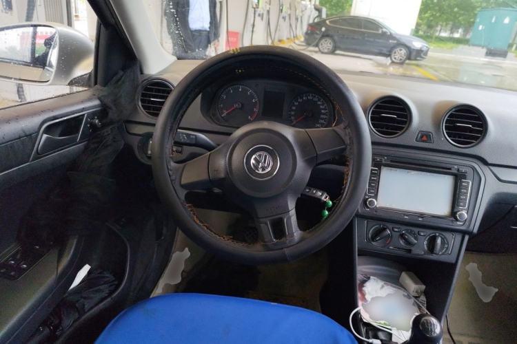 Used Volkswagen Jetta 2015 Value Edition 1.6L Manual Fashionable Style Steering Wheel