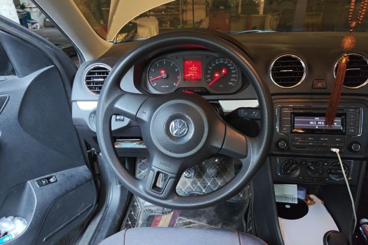 Used Volkswagen Jetta 2015 1.6L Manual Comfort Model Steering Wheel