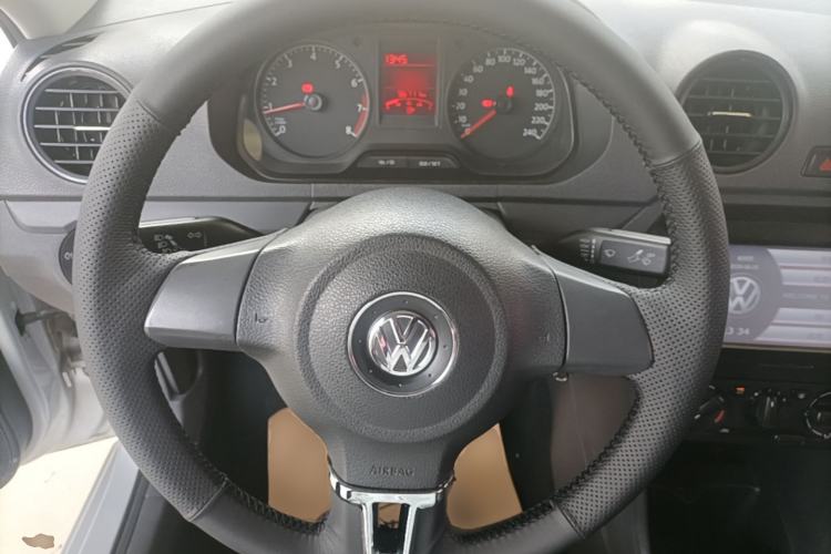 Used Volkswagen Jetta 2015 Value Edition 1.6L Manual Fashionable Style Steering Wheel