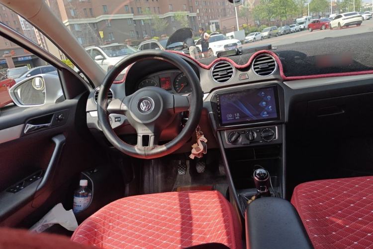 Used Volkswagen Jetta 2015 1.6L Manual Comfort Model Steering Wheel