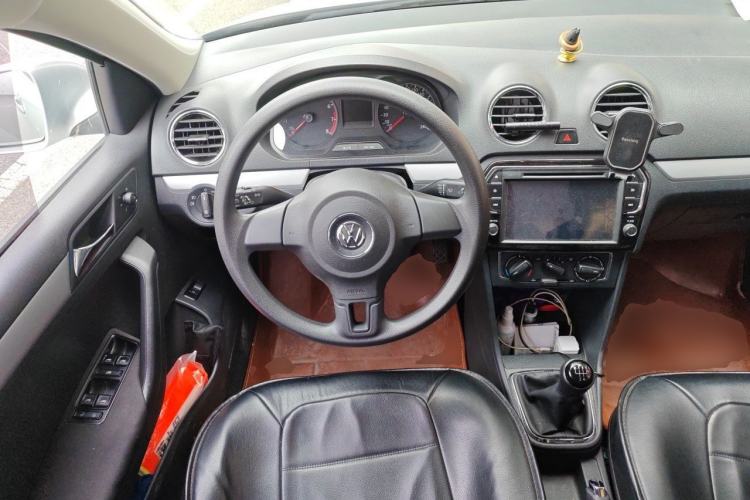 Used Volkswagen Jetta 2015 Zhuihui Edition 1.6L Manual Comfort Model Steering Wheel