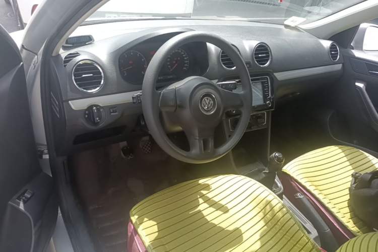 Used Volkswagen Jetta 2015 1.6L Manual Comfort Model Steering Wheel