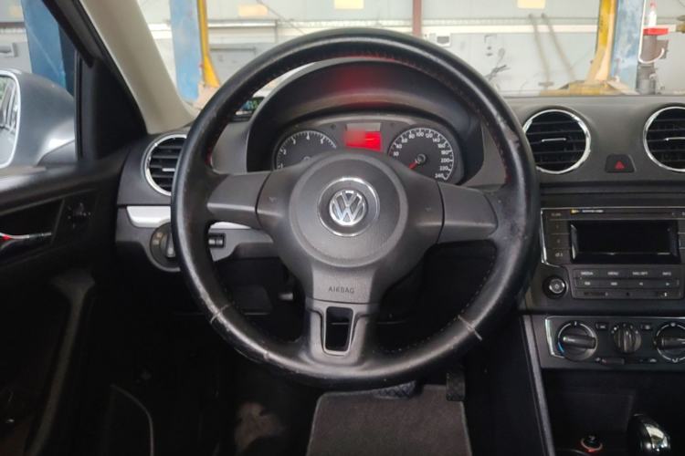 Used Volkswagen Jetta 2015 1.6L Automatic Comfort Model Steering Wheel
