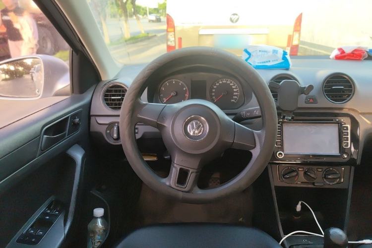 Used Volkswagen Jetta 2015 Value Edition 1.6L Manual Fashionable Style Steering Wheel