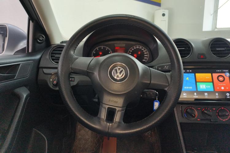 Used Volkswagen Jetta 2015 1.4L Manual Fashion Model Steering Wheel