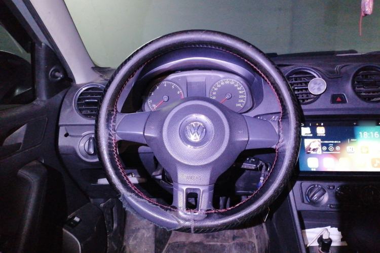 Used Volkswagen Jetta 2015 1.6L Manual Fashion Edition Steering Wheel