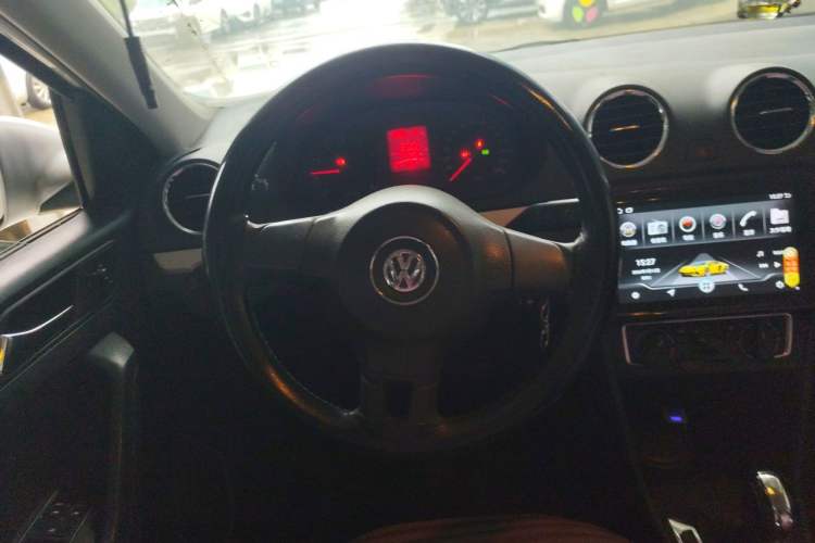 Used Volkswagen Jetta 2015 1.6L Automatic Comfort Model Steering Wheel