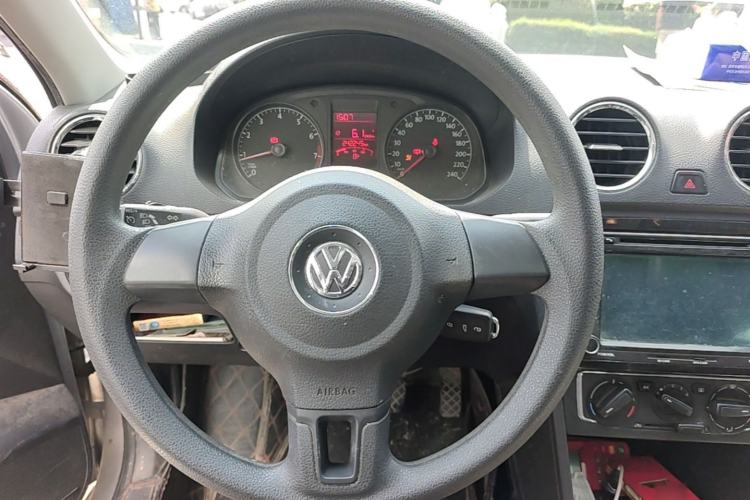 Used Volkswagen Jetta 2015 Zhuihui Edition 1.6L Manual Comfort Model Steering Wheel