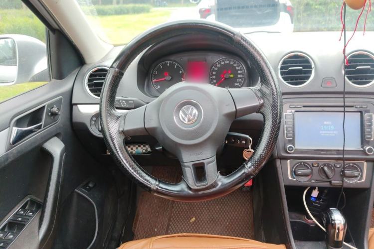 Used Volkswagen Jetta 2015 1.6L Automatic Comfort Model Steering Wheel