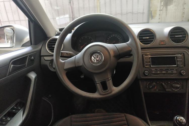 Used Volkswagen Jetta 2015 Value Edition 1.6L Manual Fashionable Style Steering Wheel