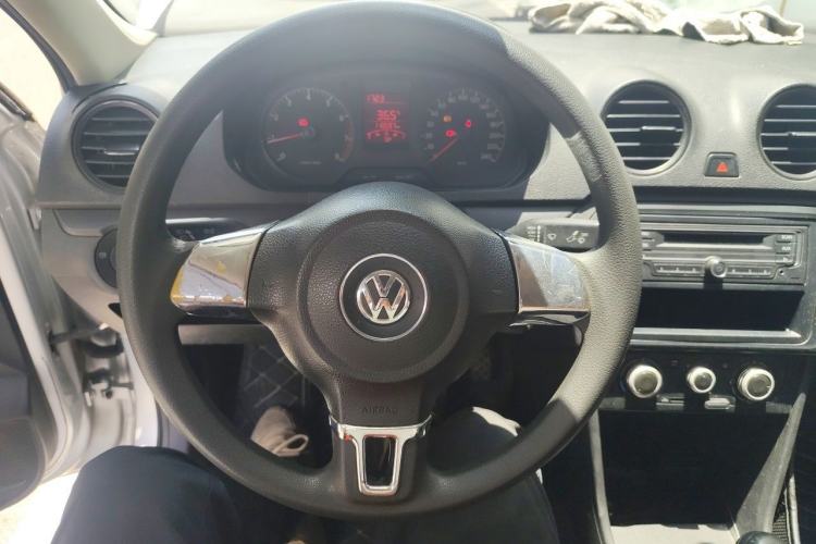 Used Volkswagen Jetta 2015 1.6L Manual Fashion Edition Steering Wheel